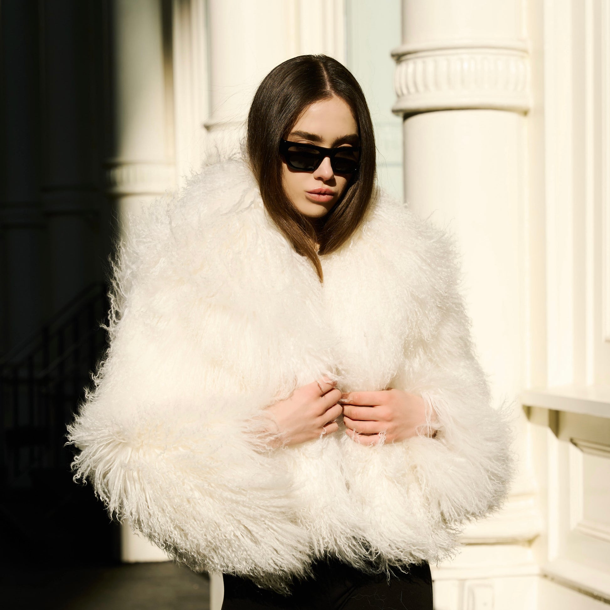 Carrie Shearling Coat – SUSANNA CHOW - Main Image